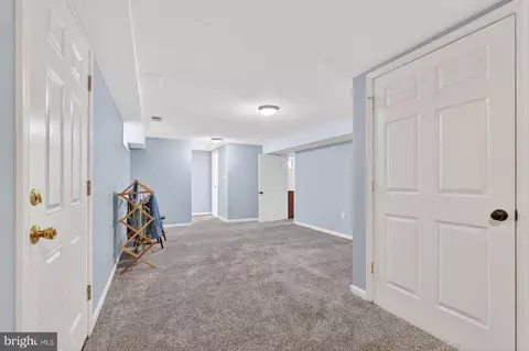 Entry Way - 8409 Walter Martz Rd, Frederick, MD 21702 photo 5 of 6