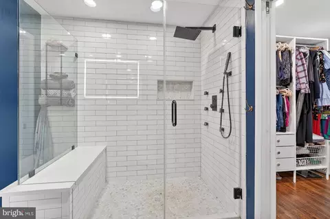 Bath - 8409 Walter Martz Rd, Frederick, MD 21702 photo 5 of 8