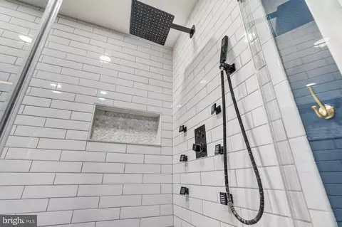 Bath - 8409 Walter Martz Rd, Frederick, MD 21702 photo 6 of 8