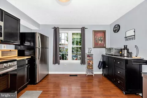 Kitchen - 1458 Mobley Ct, Frederick, MD 21701 photo 4 of 4