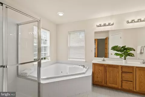 Bath - 1709 Woodruff Way, Frederick, MD 21701 photo 1 of 3