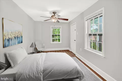 Bedroom - 33 E South St, Frederick, MD 21701 photo 3 of 3
