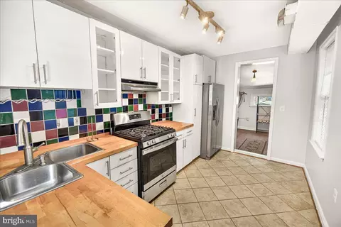 Kitchen - 33 E South St, Frederick, MD 21701 photo 2 of 5
