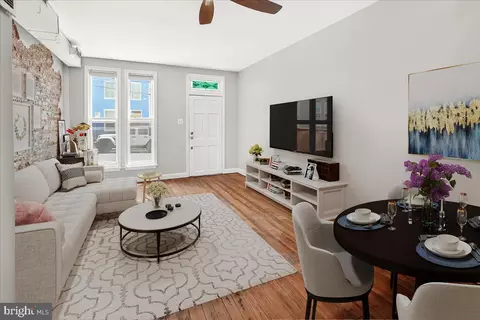 Living - 33 E South St, Frederick, MD 21701 photo 2 of 10
