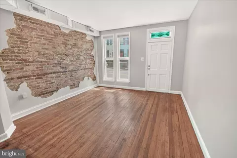 Living - 33 E South St, Frederick, MD 21701 photo 4 of 10
