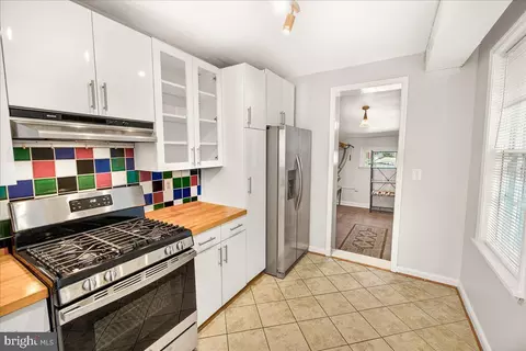 Kitchen - 33 E South St, Frederick, MD 21701 photo 3 of 5