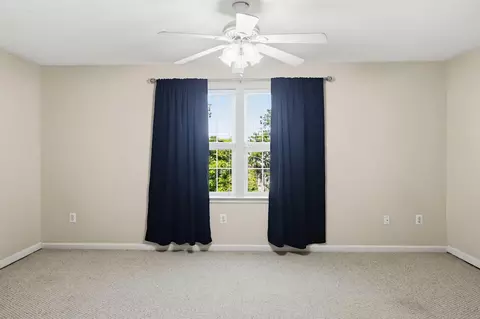 Bedroom - 570 Eisenhower Dr, Frederick, MD 21703 photo 6 of 7