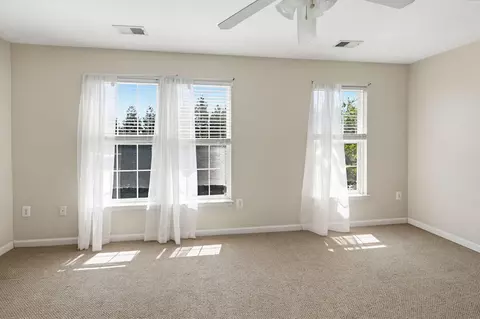 Bedroom - 570 Eisenhower Dr, Frederick, MD 21703 photo 3 of 7