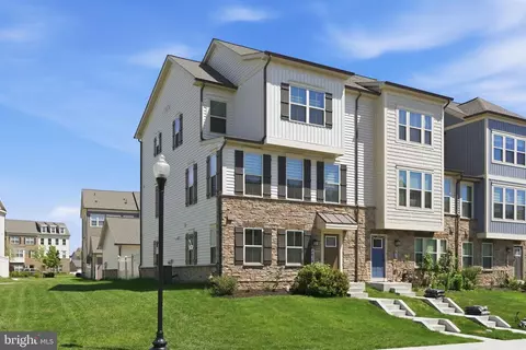8634 Shady Pines Dr, Frederick, MD 21704 photo 2