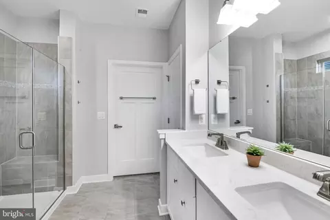 Bath - 3231 Thornapple Dr, Frederick, MD 21704 photo 1 of 1