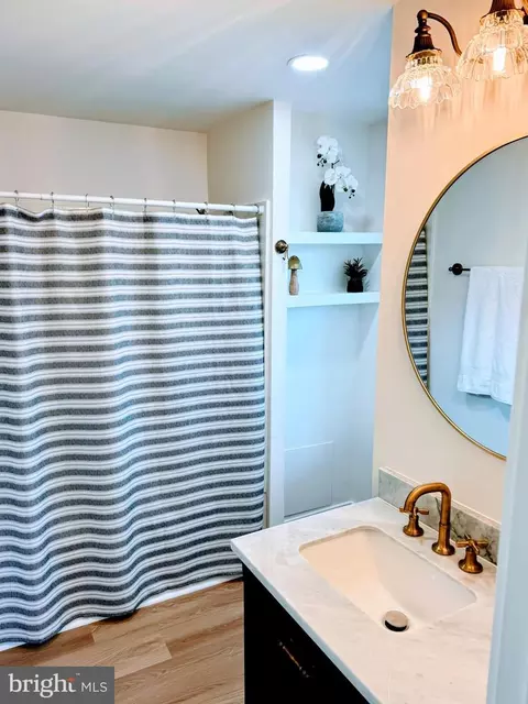 Bath - 7 N Wisner St, Frederick, MD 21701 photo 2 of 2