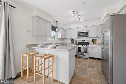 Kitchen - 7115 Collinsworth Pl, Frederick, MD 21703 photo 1 of 5