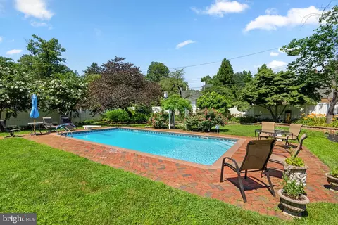 Exterior - 305 College Pl, Frederick, MD 21701 photo 4 of 12