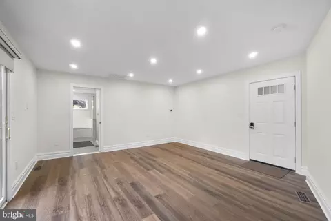 Entry Way - 305 College Pl, Frederick, MD 21701 photo 2 of 6