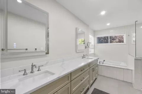 Bath - 305 College Pl, Frederick, MD 21701 photo 1 of 4