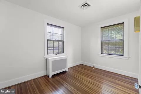 Bedroom - 305 College Pl, Frederick, MD 21701 photo 4 of 6