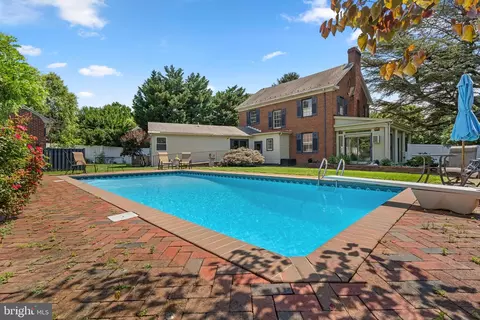 Exterior - 305 College Pl, Frederick, MD 21701 photo 9 of 12