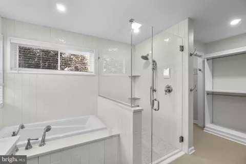 Bath - 305 College Pl, Frederick, MD 21701 photo 2 of 4