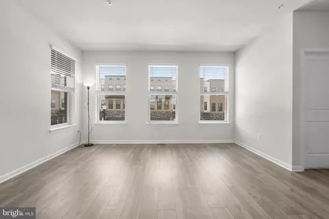 Living - 861 Amity St, Frederick, MD 21701 photo 3 of 6