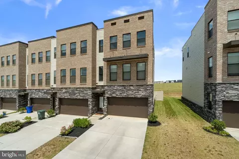 Exterior - 861 Amity St, Frederick, MD 21701 photo 4 of 4