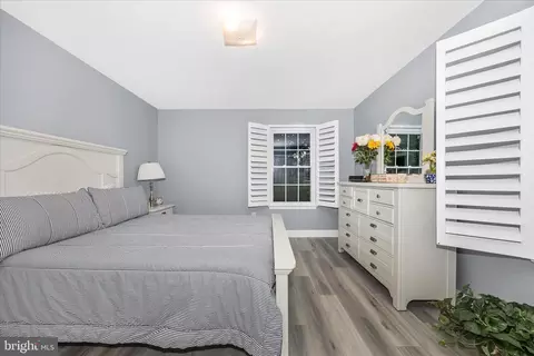Bedroom - 5686 Crabapple Dr, Frederick, MD 21703 photo 2 of 9