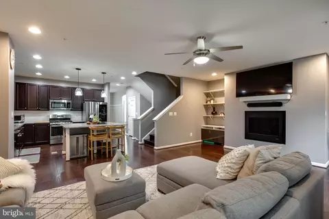 Entry Way - 5622 Scott Ridge Pl, Frederick, MD 21704 photo 2 of 10