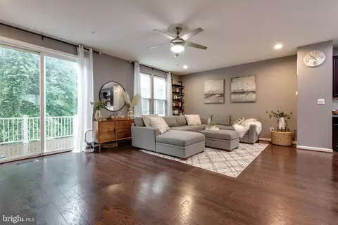 Living - 5622 Scott Ridge Pl, Frederick, MD 21704 photo 2 of 2
