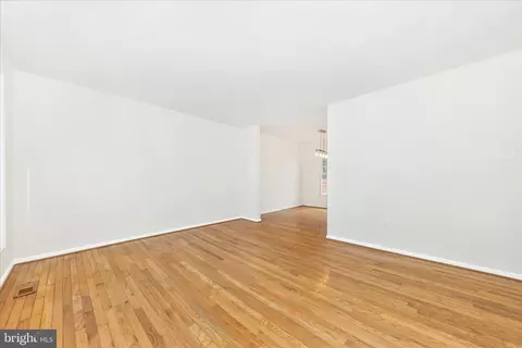 Living - 176 Stoneybrook Ct, Frederick, MD 21702 photo 2 of 9