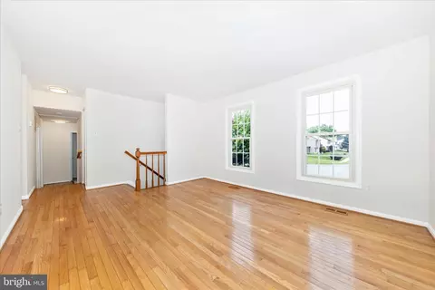 Living - 176 Stoneybrook Ct, Frederick, MD 21702 photo 4 of 9