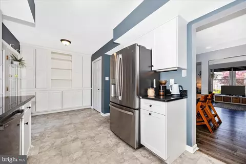 Entry Way - 2412 Dunmore Ct, Frederick, MD 21702 photo 2 of 3