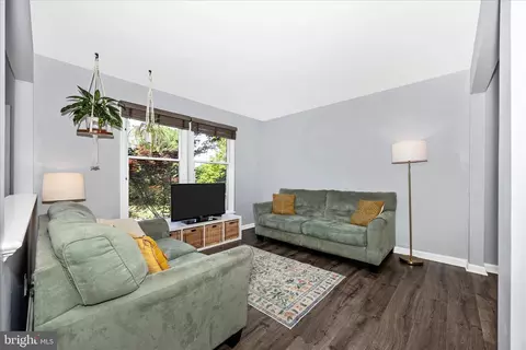 Living - 2412 Dunmore Ct, Frederick, MD 21702 photo 1 of 3