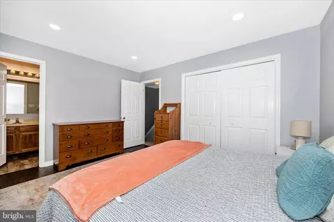 Bedroom - 2412 Dunmore Ct, Frederick, MD 21702 photo 4 of 8