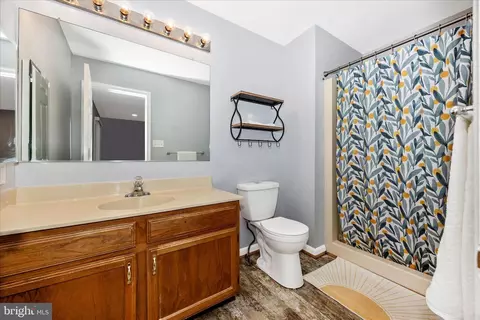 Bath - 2412 Dunmore Ct, Frederick, MD 21702 photo 1 of 4