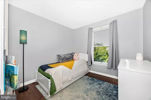 Bedroom - 2412 Dunmore Ct, Frederick, MD 21702 photo 5 of 8