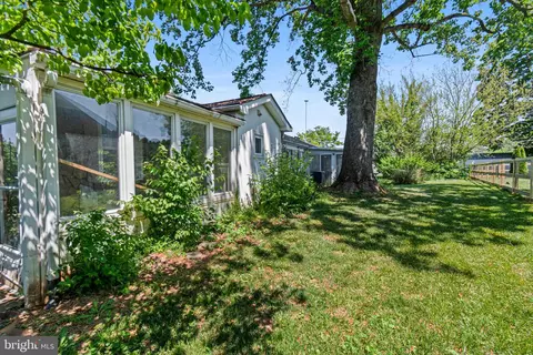 Exterior - 8214 Pembrook Ct, Frederick, MD 21704 photo 7 of 15