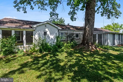 Exterior - 8214 Pembrook Ct, Frederick, MD 21704 photo 13 of 15