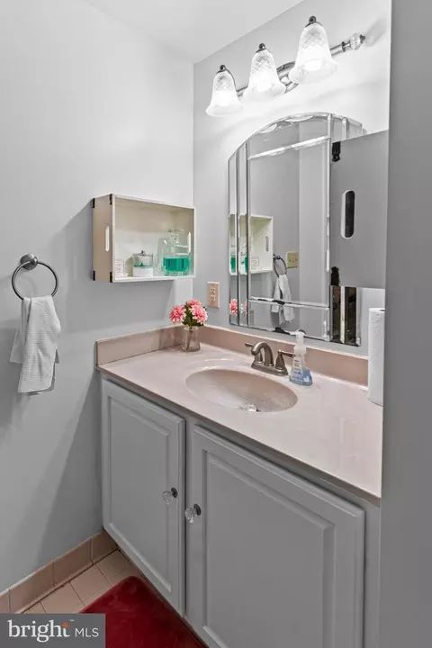 Bath - 8214 Pembrook Ct, Frederick, MD 21704 photo 3 of 4