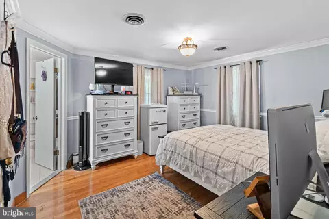 Bedroom - 8214 Pembrook Ct, Frederick, MD 21704 photo 6 of 10