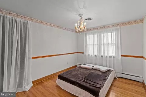 Bedroom - 8214 Pembrook Ct, Frederick, MD 21704 photo 9 of 10