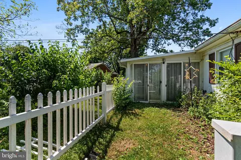 Exterior - 8214 Pembrook Ct, Frederick, MD 21704 photo 9 of 15