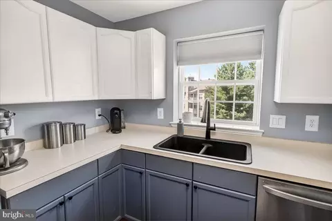 Kitchen - 593 Cawley Dr #3 3B, Frederick, MD 21703 photo 4 of 6