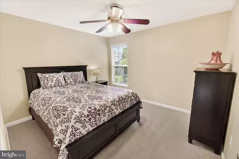 Bedroom - 9060 Major Smith Ln, Frederick, MD 21704 photo 6 of 7