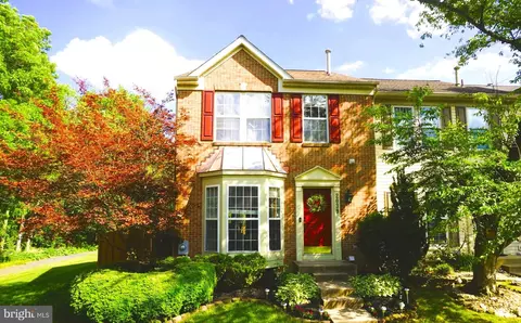 2039 Sumner Dr, Frederick, MD 21702