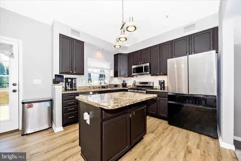 Kitchen - 2039 Sumner Dr, Frederick, MD 21702 photo 2 of 4