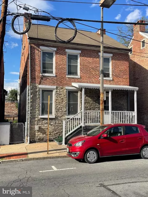 9 E All Saints St, Frederick, MD 21701 photo 3
