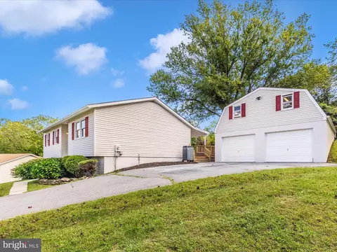 Exterior - 7291 Beechtree Ln, Middletown, MD 21769 photo 8 of 12