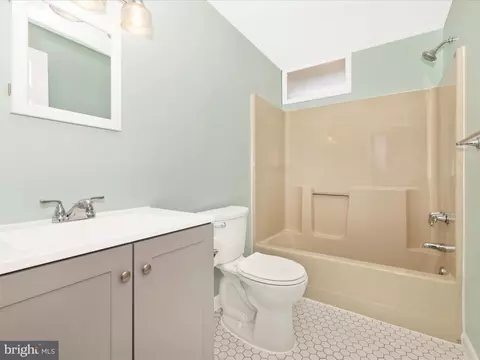 Bath - 7291 Beechtree Ln, Middletown, MD 21769 photo 3 of 3