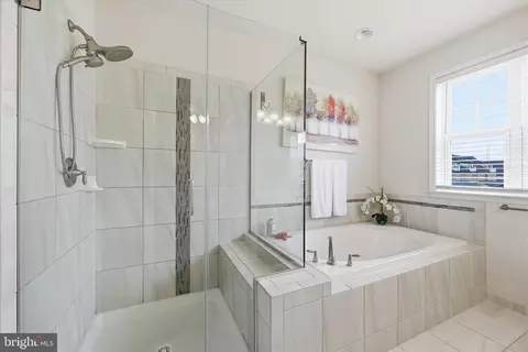 Bath - 1004 Lindley Rd, Frederick, MD 21701 photo 1 of 4