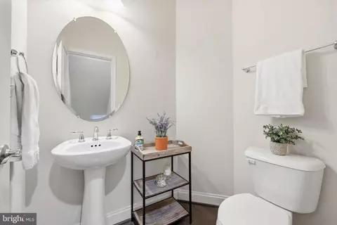 Entry Way - 1004 Lindley Rd, Frederick, MD 21701 photo 5 of 10