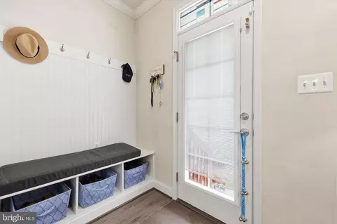 Entry Way - 1004 Lindley Rd, Frederick, MD 21701 photo 4 of 10